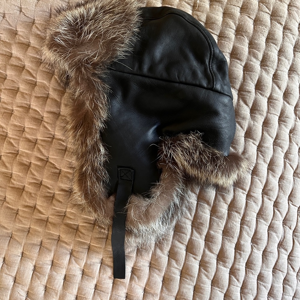 NWOT Overland Real Fur & Black Leather Aviator/Trapper Hat (made in Canada) 🇨🇦